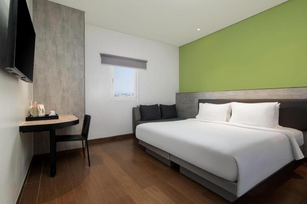 Amaris Hotel Pakuan Bogor Exterior photo